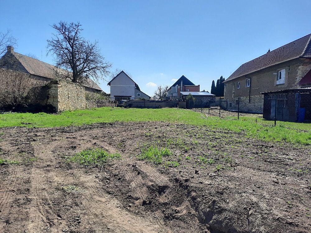Prodej stavebního pozemku 686 m² – fotografie 2