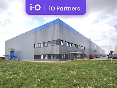 Pronájem skladového prostoru 690 m²
