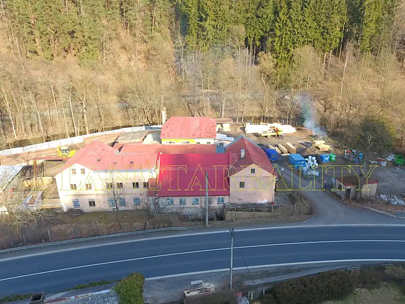 Prodej výrobní haly, prostoru 3769 m², Bečov nad Teplou – náhled fotky 1