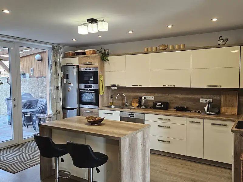 Prodej rodinného domu 217 m², pozemek 403 m², Jaroměř – náhled fotky 2