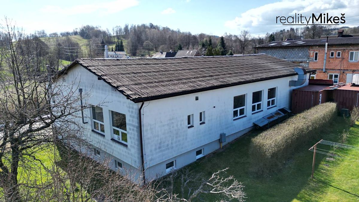 Prodej komerčního pozemku 324 m²