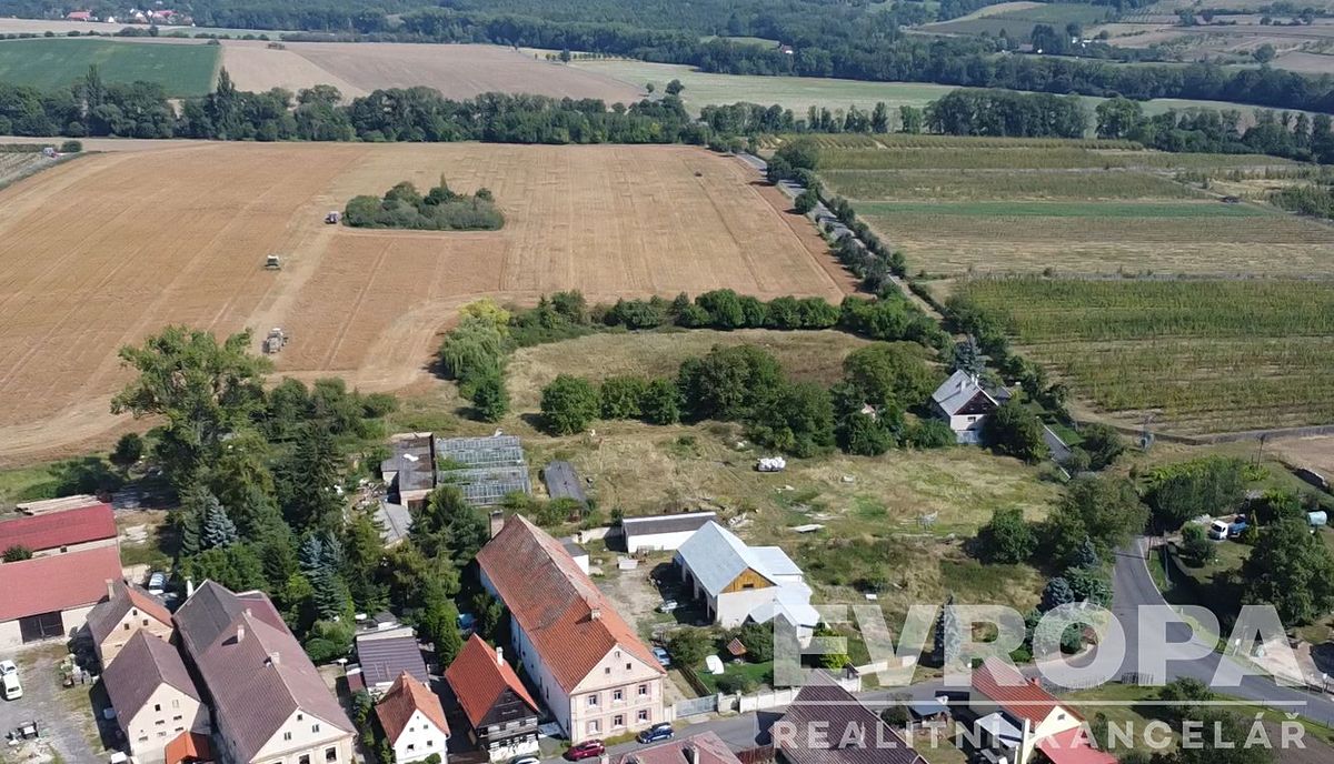 Prodej komerční nemovitosti 1180 m², Ploskovice – fotka 1 z 3