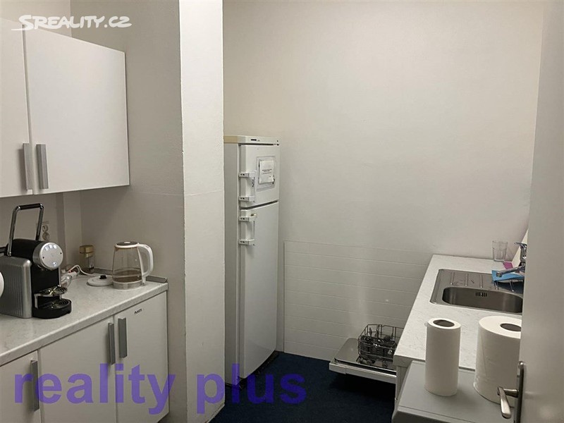 Pronájem kanceláře 584 m² – pohled 4