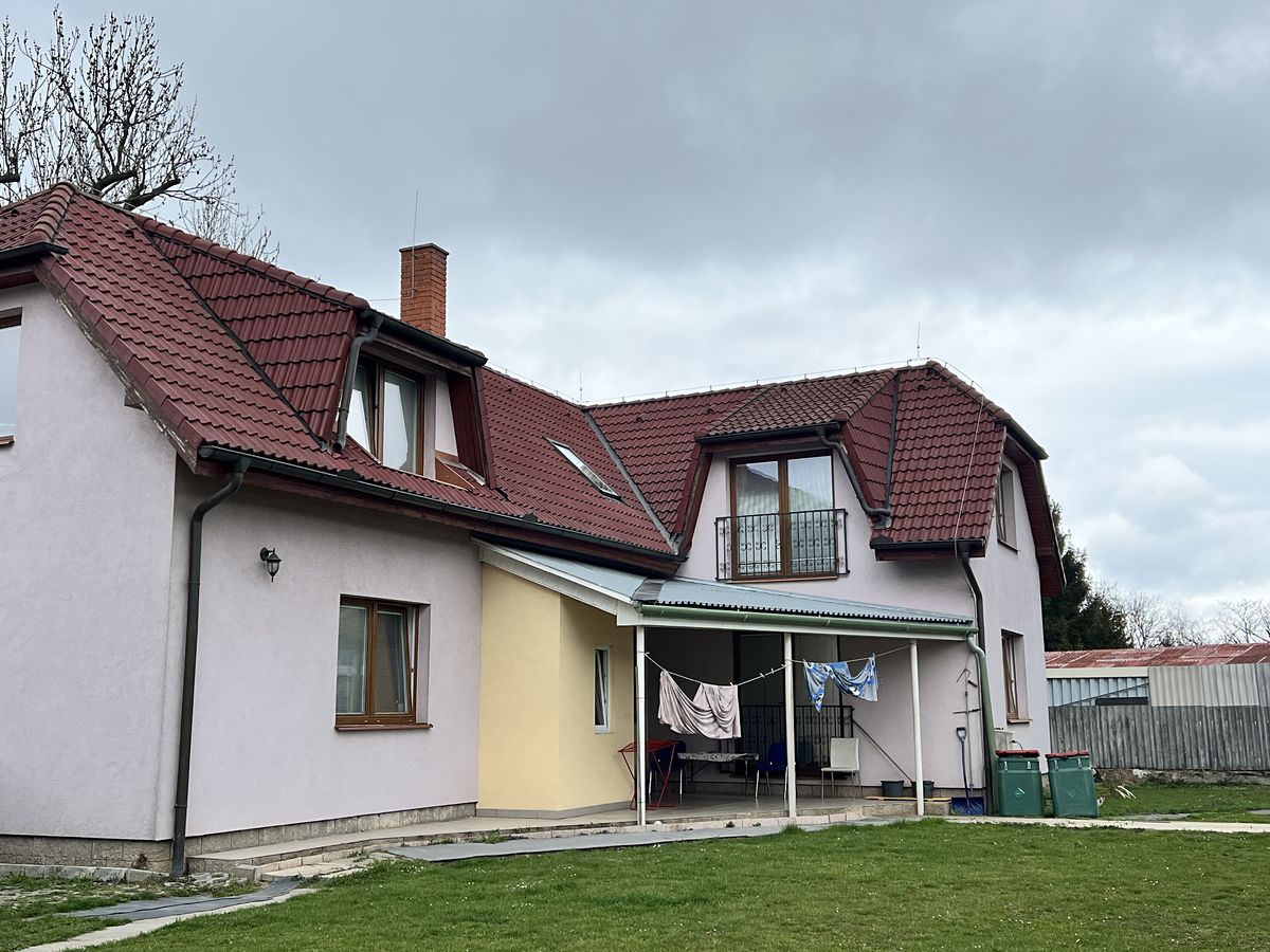Prodej vícegeneračního domu 640 m², pozemek 2420 m² – fotografie 2