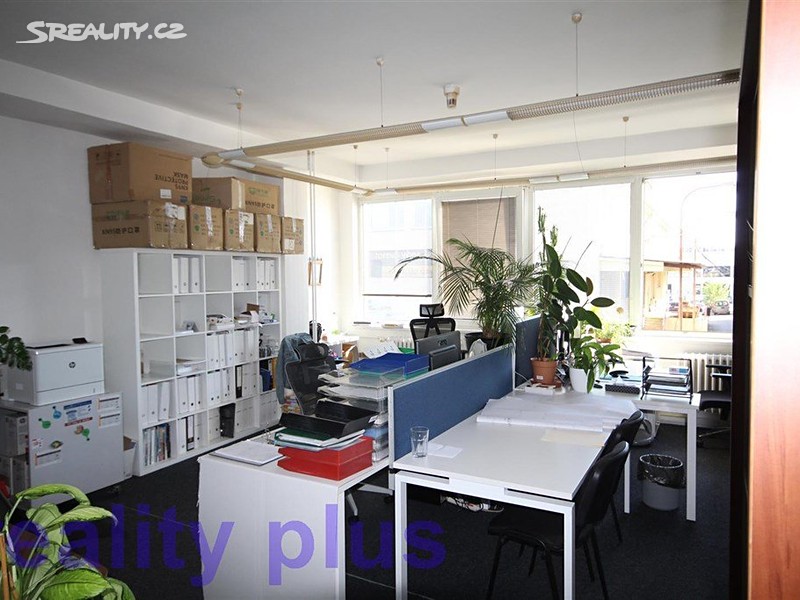 Pronájem kanceláře 584 m² – pohled 3