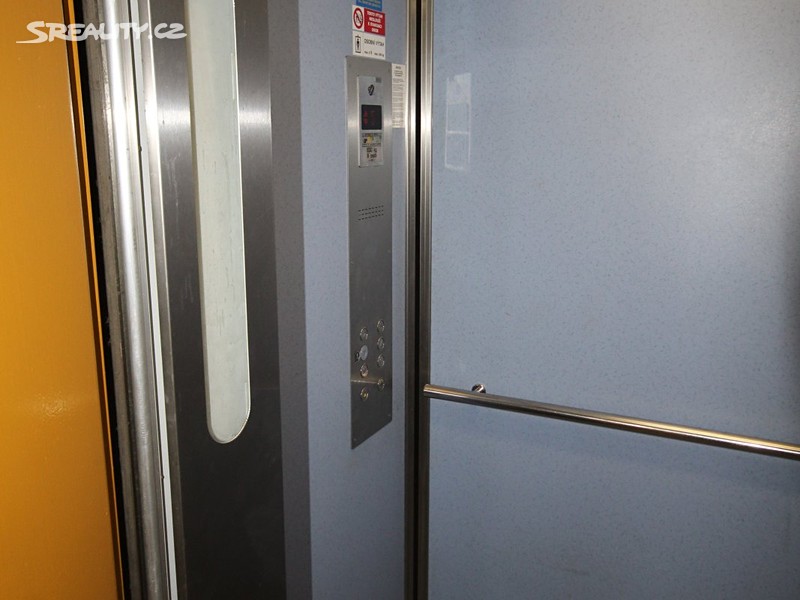 Pronájem kanceláře 584 m² – pohled 5
