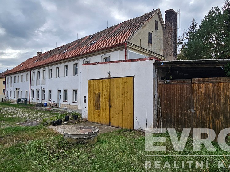 Prodej komerčního prostoru, 1 180 m² (6 z 17)