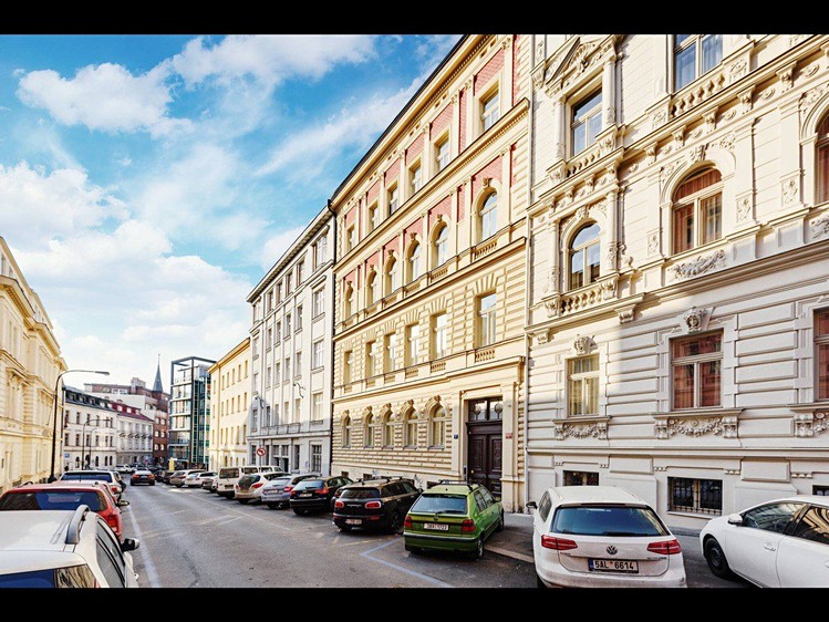 Hálkova 2