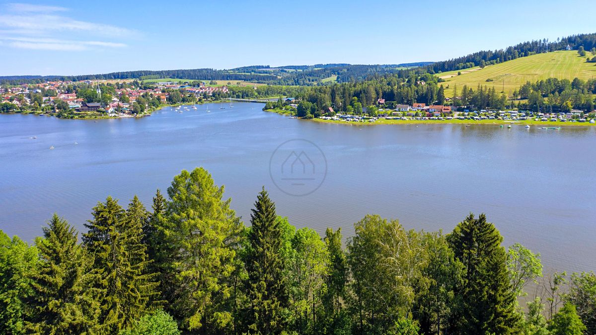Prodej stavebního pozemku 2107 m² – fotografie 2
