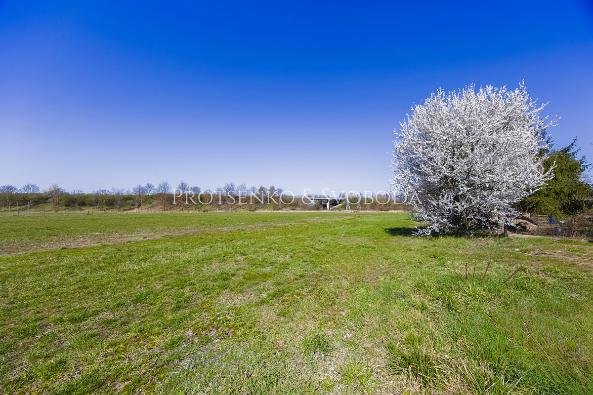 Prodej komerčního pozemku 11061 m² – fotografie 5