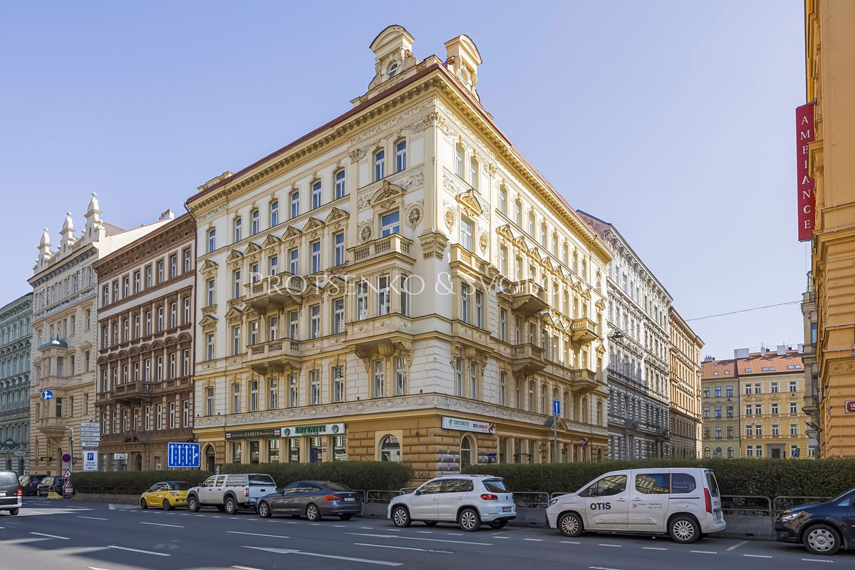 Pronájem obchodního prostoru 32 m²