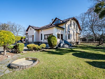 Prodej vily 400 m², pozemek 2149 m²