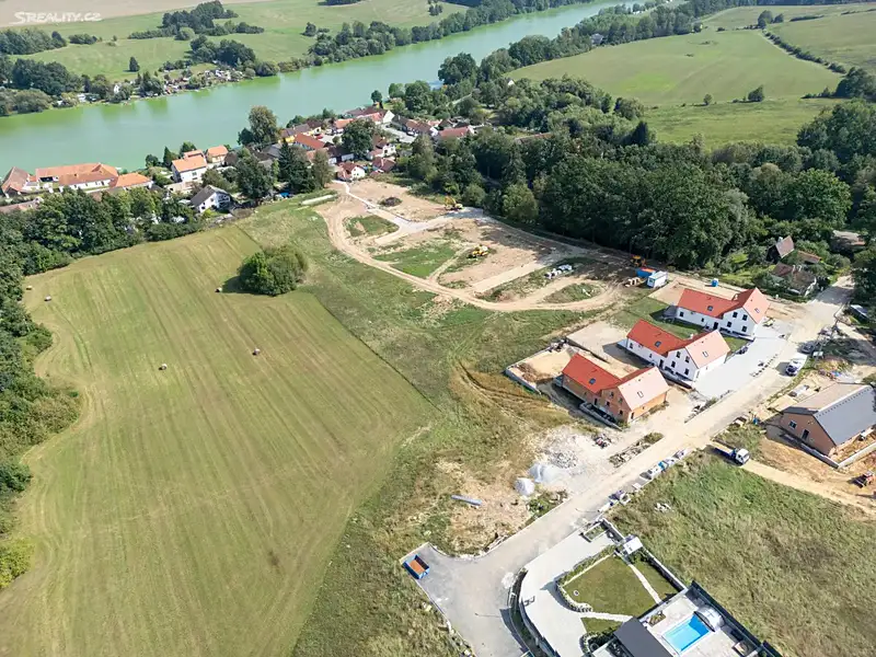 Prodej stavebního pozemku 1000 m², Hluboká nad Vltavou – náhled fotky 3