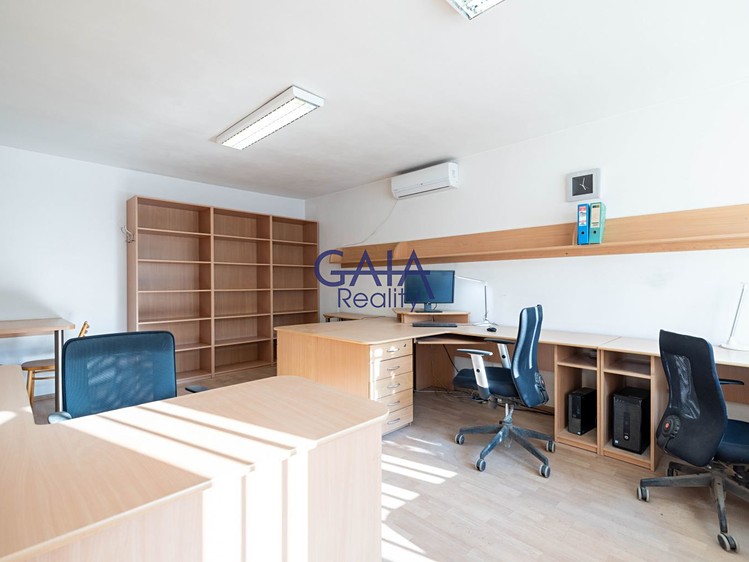 Комерційне приміщення на продаж, 692 м² (2 з 30)