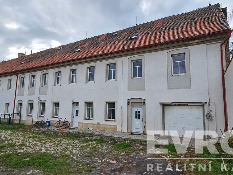 Prodej komerčního prostoru, 1 180 m² (10 z 17)