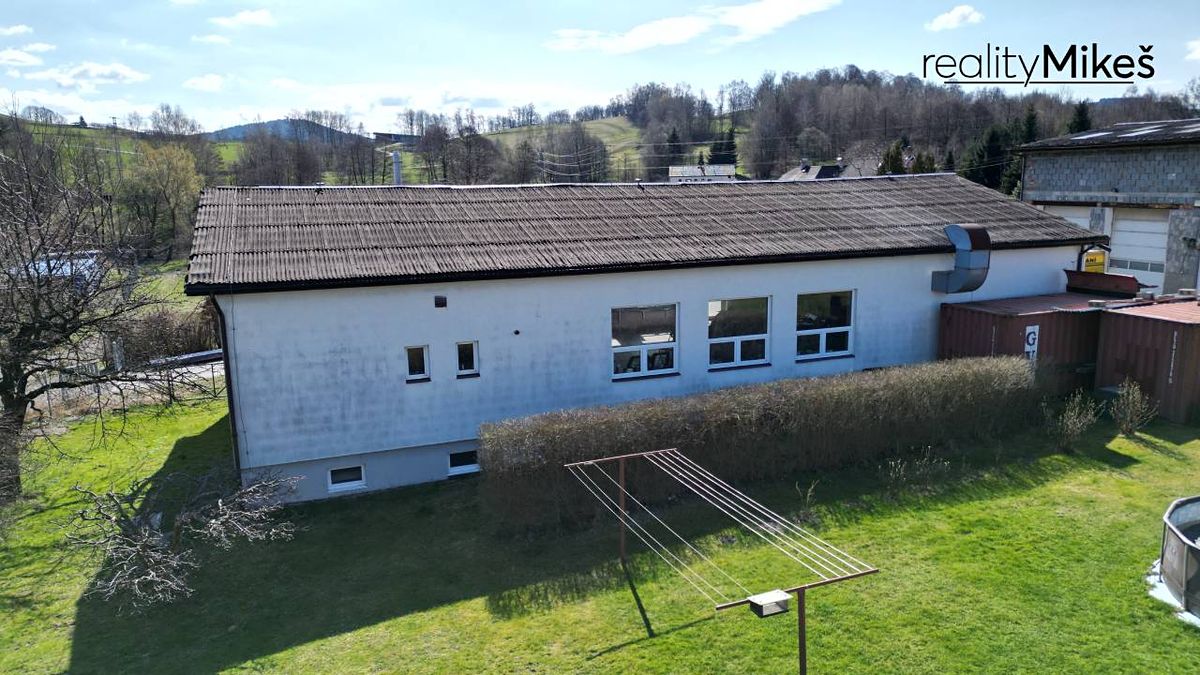 Prodej komerčního pozemku 324 m² – fotografie 2