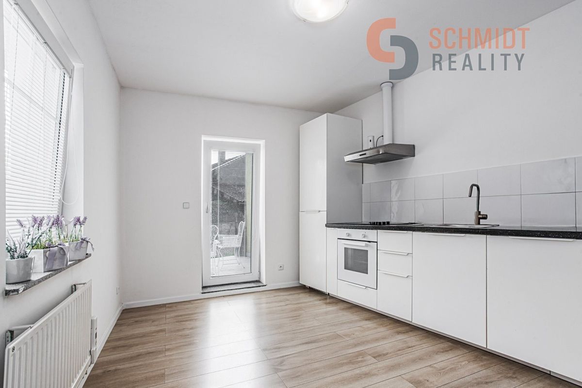 Prodej rodinného domu 220 m², pozemek 360 m² – fotografie 4