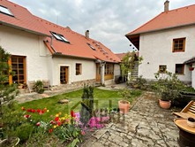 Prodej  rodinného domu 226 m², pozemek 916 m²