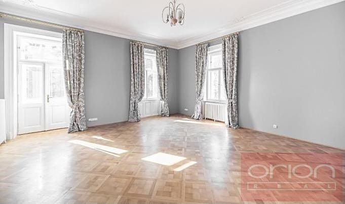 Pronájem rodinného domu 827 m², pozemek 8770 m² – fotografie 2