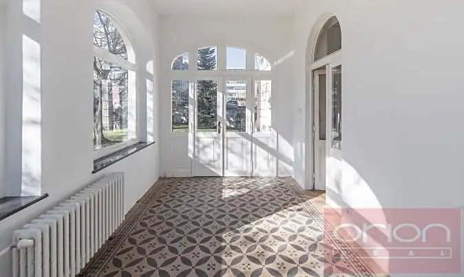 Pronájem rodinného domu 827 m², pozemek 8770 m², Praha – náhled fotky 3