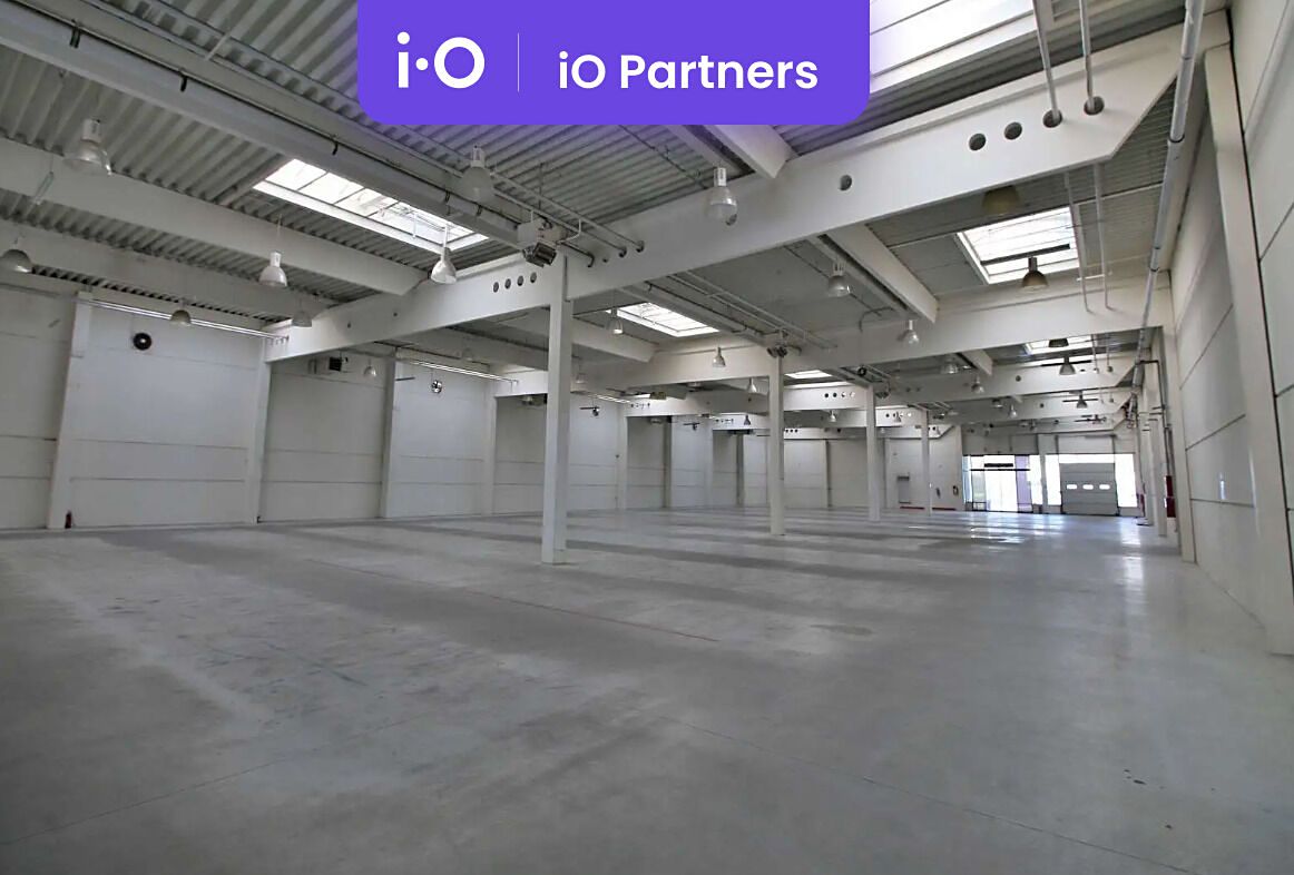 Pronájem skladového prostoru 2058 m² – fotografie 2