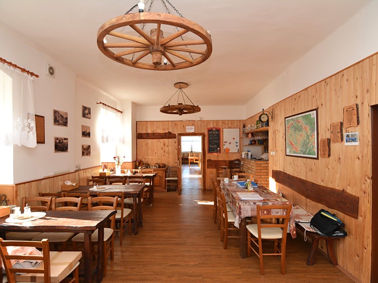 Prodej komerčního prostoru, 869 m² (5 z 30)