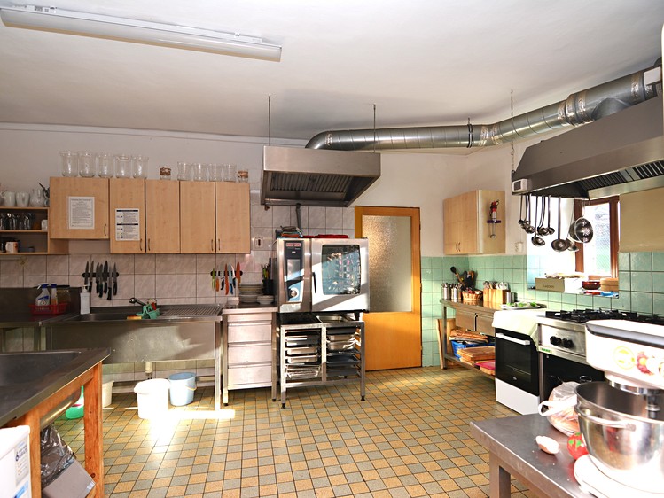 Prodej komerčního prostoru, 869 m² (4 z 30)