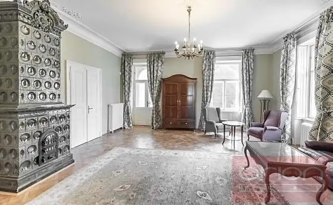 Pronájem rodinného domu 827 m², pozemek 8770 m², Praha – náhled fotky 1