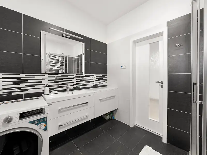 Prodej rodinného domu 243 m², pozemek 907 m², Kuřim – náhled fotky 3