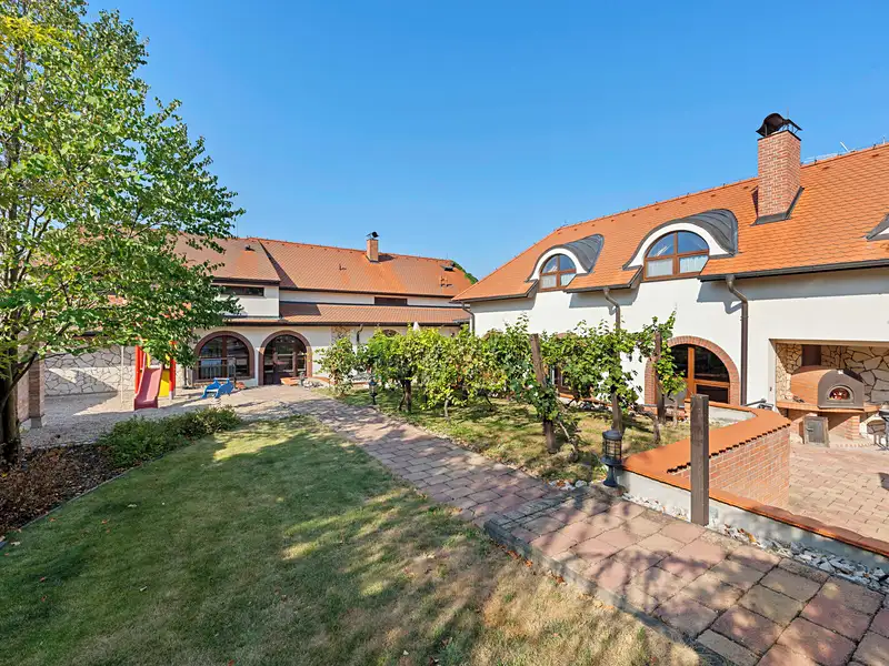 Prodej ubytovacího zařízení 1000 m², Hustopeče – náhled fotky 2
