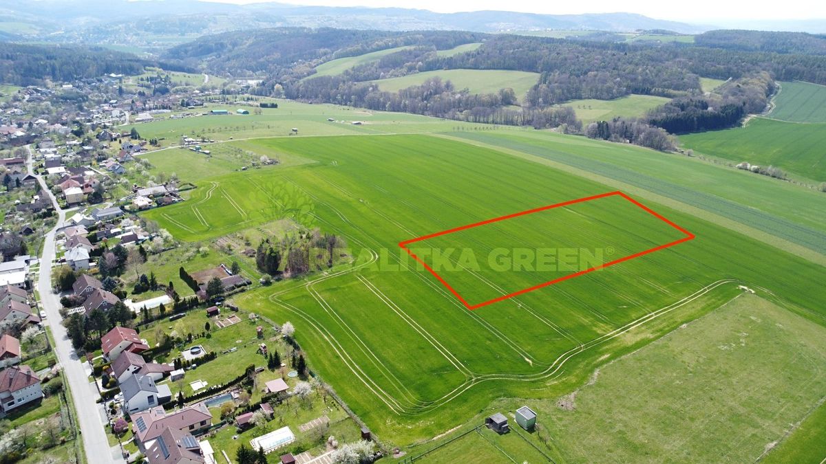 Prodej pole 8890 m²