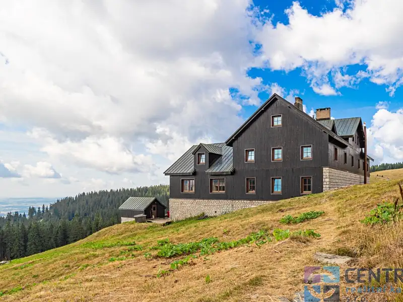 Prodej ubytovacího zařízení 1087 m², Strážné – náhled fotky 2