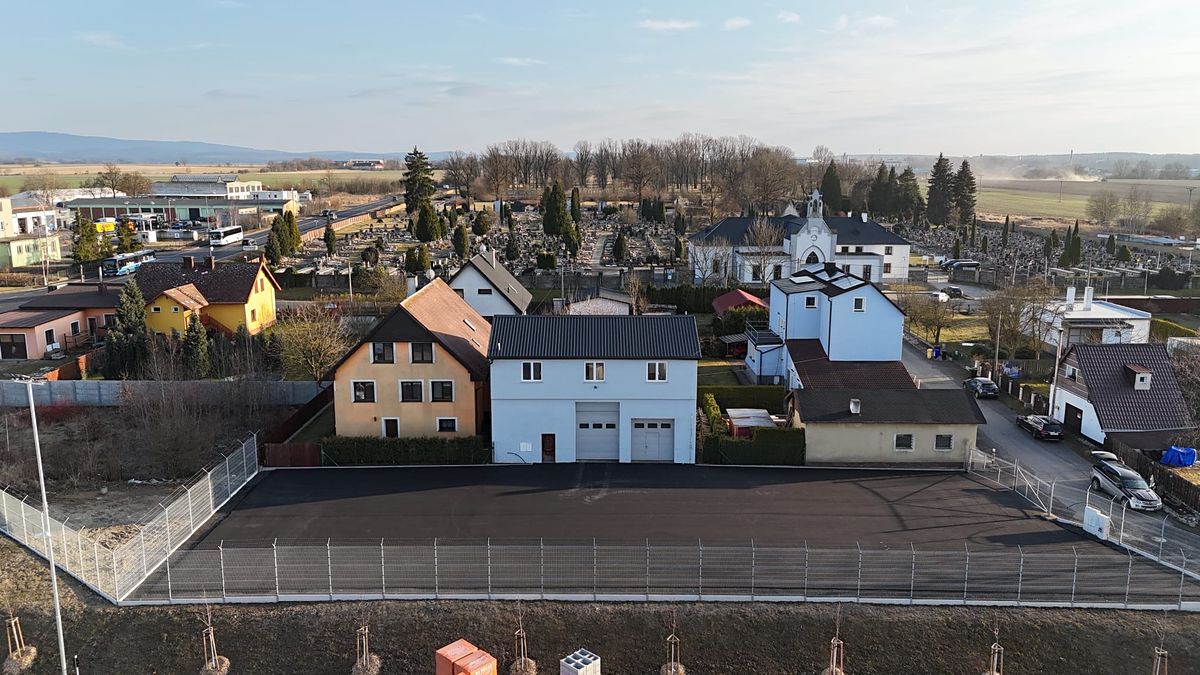 Prodej komerční nemovitosti 210 m² – fotografie 2