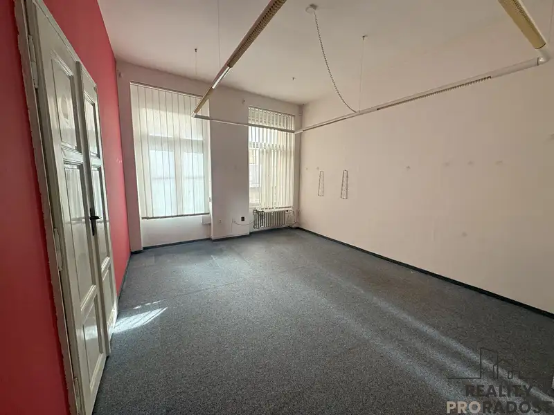 Pronájem kanceláře 12 m², Ústí nad Labem – náhled fotky 3