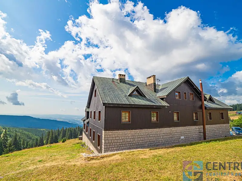 Prodej ubytovacího zařízení 1087 m², Strážné – náhled fotky 3