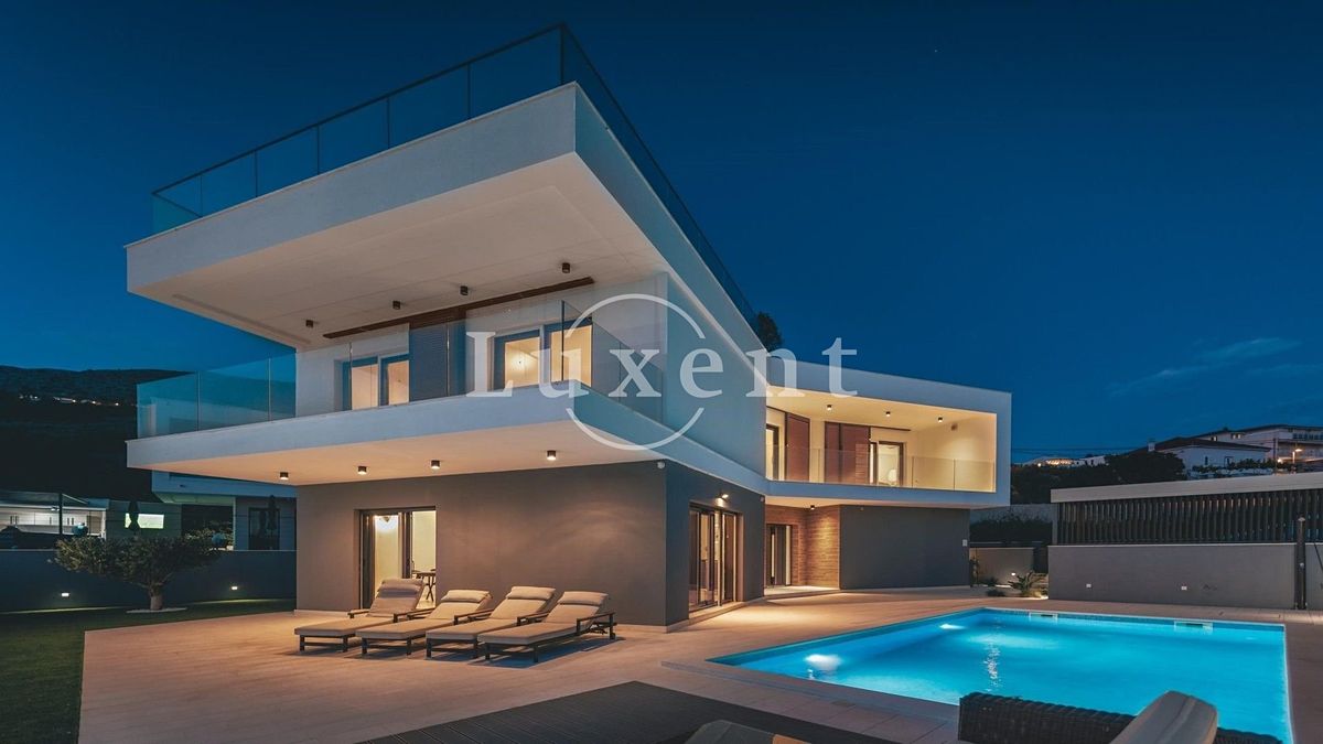 Prodej vily 320 m², pozemek 975 m², Split – fotka 1 z 3