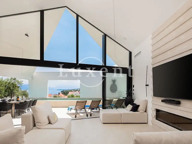 Prodej vily 250 m², pozemek 500 m², Bol – náhled fotky 2