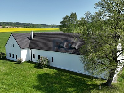 Prodej  rodinného domu 1 156 m², pozemek 77 270 m²