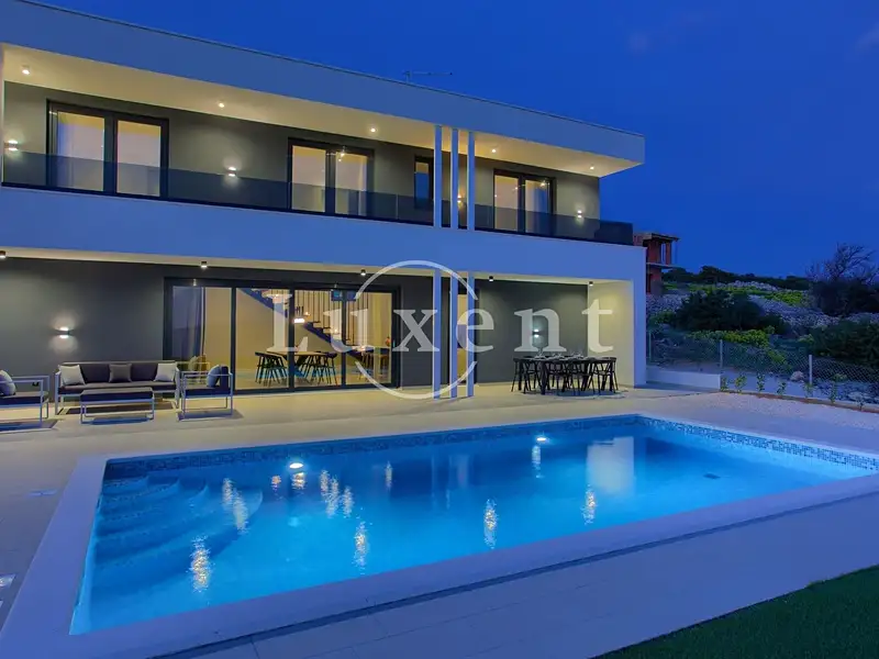 Prodej vily 165 m², pozemek 2020 m², Pag – náhled fotky 1