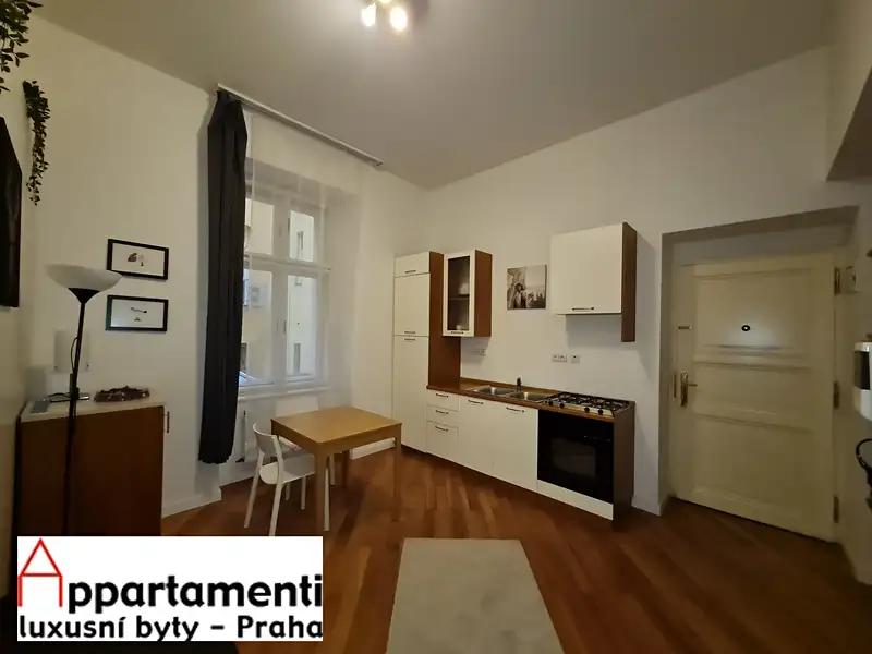 Prodej bytu 1+kk 35 m², Praha – náhled fotky 1