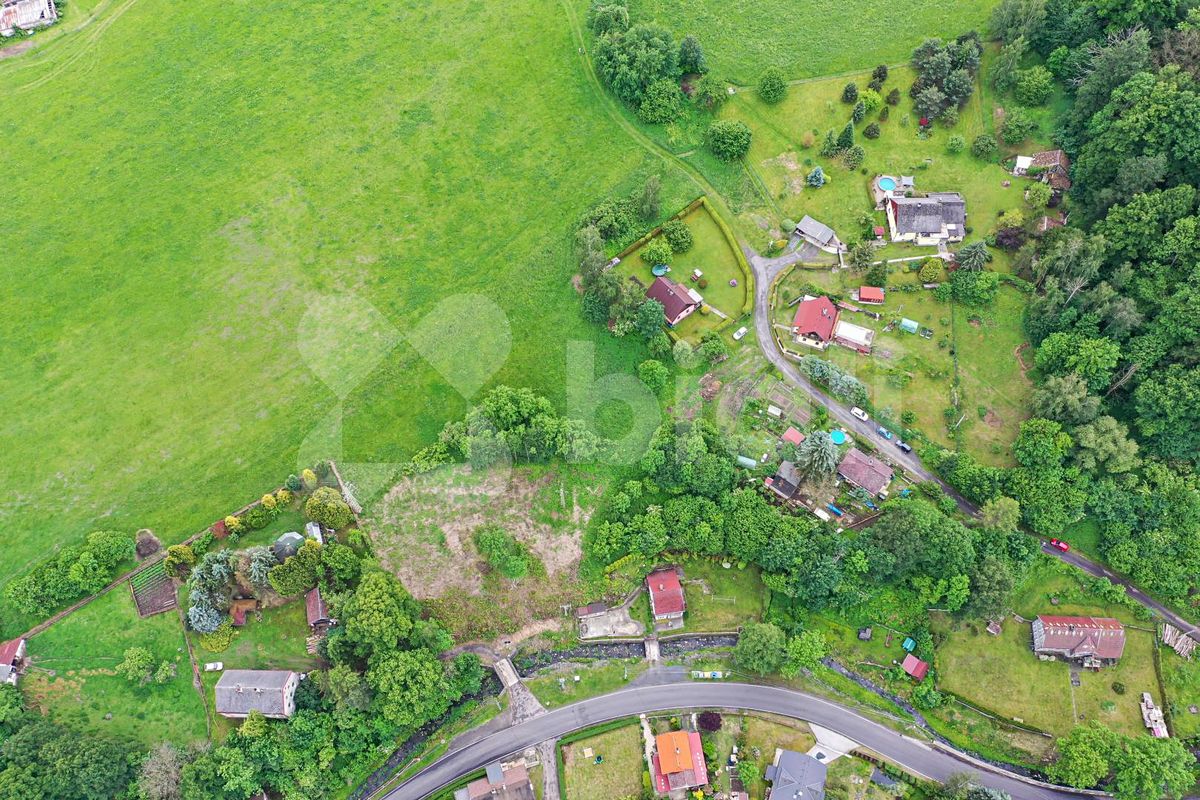 Prodej stavebního pozemku 1951 m² – fotografie 2