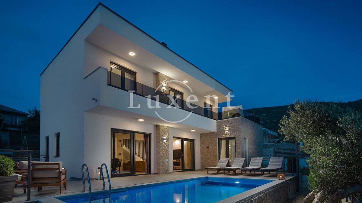 Prodej vily 134 m², pozemek 718 m², Split – fotka 1 z 3