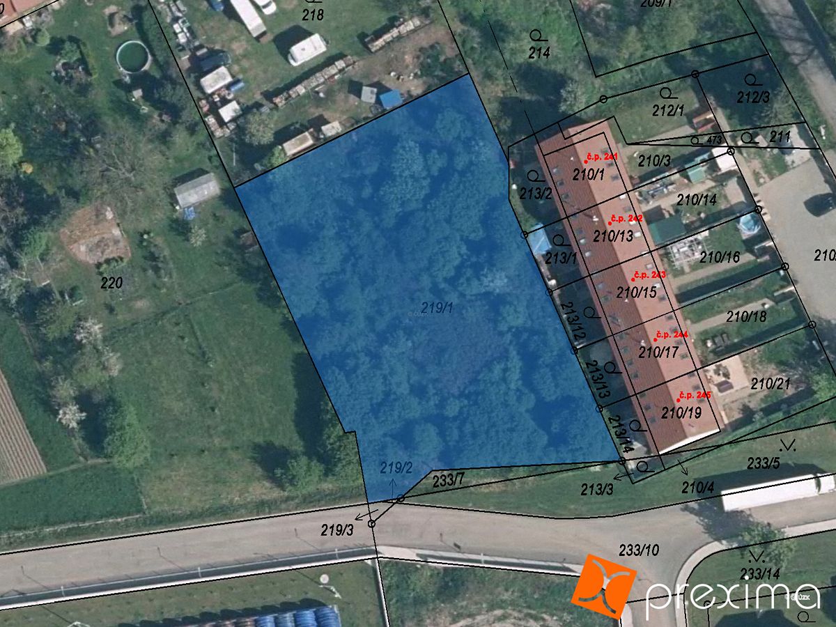 Prodej stavebního pozemku 1935 m², Hořín – fotka 1 z 3