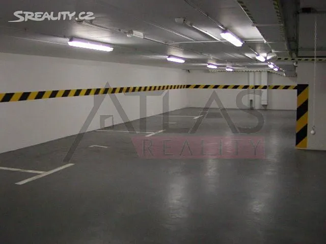 Pronájem garážového stání 13 m², Praha