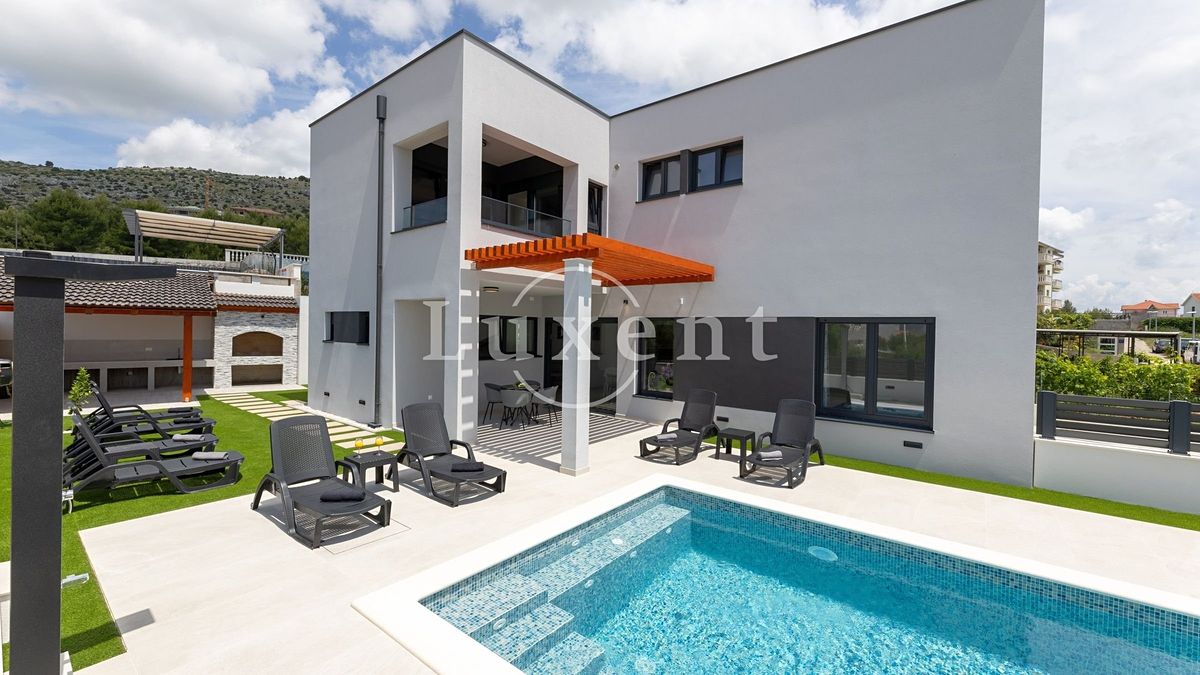 Prodej rodinného domu 200 m², pozemek 430 m², Trogir – fotka 1 z 3