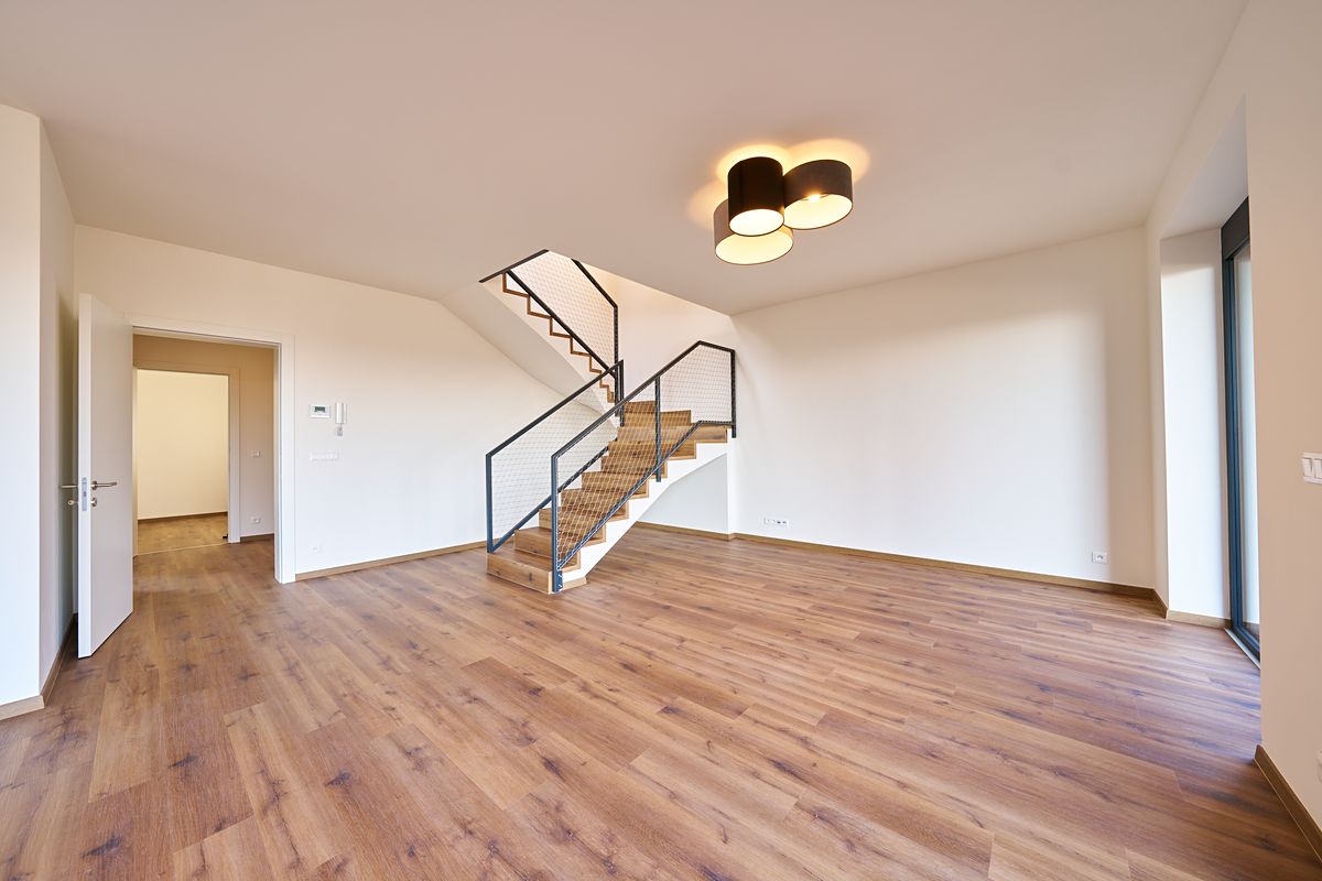 Pronájem rodinného domu 180 m², pozemek 493 m² – fotografie 3