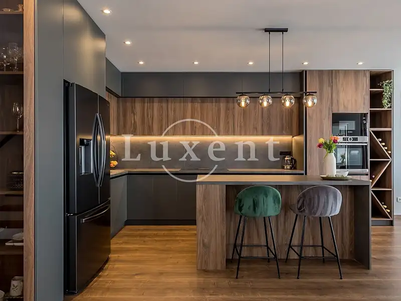 Prodej vily 360 m², pozemek 1077 m², Split – náhled fotky 2