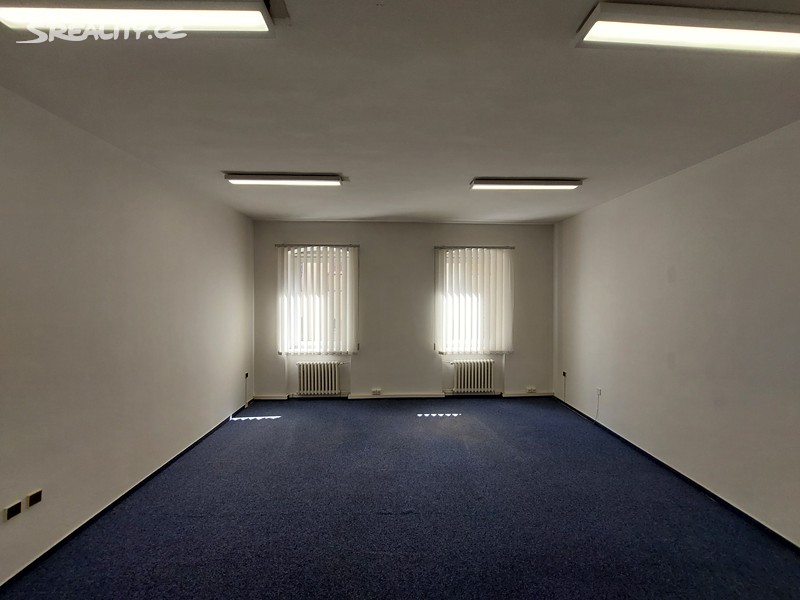Pronájem kanceláře 32 m² – pohled 6