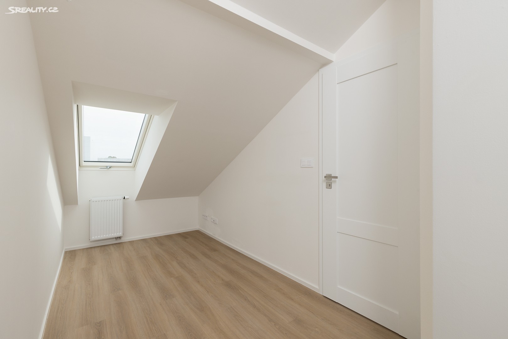 Prodej bytu 2+kk 63 m² (Podkrovní) – pohled 4