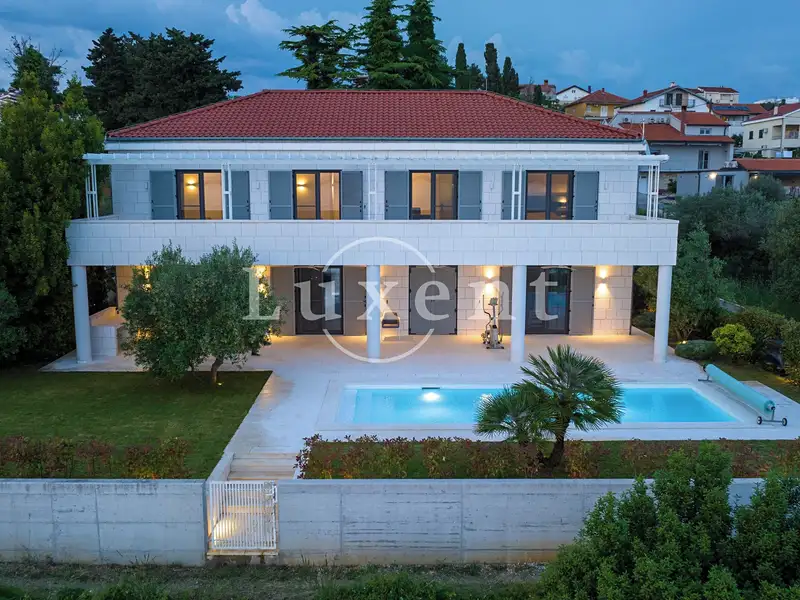 Prodej vily 419 m², pozemek 814 m², Kožino – náhled fotky 1